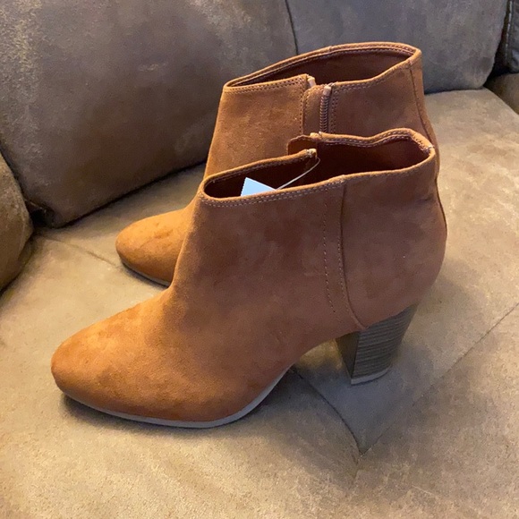 Old Navy Shoes - Old navy suede brown booties
